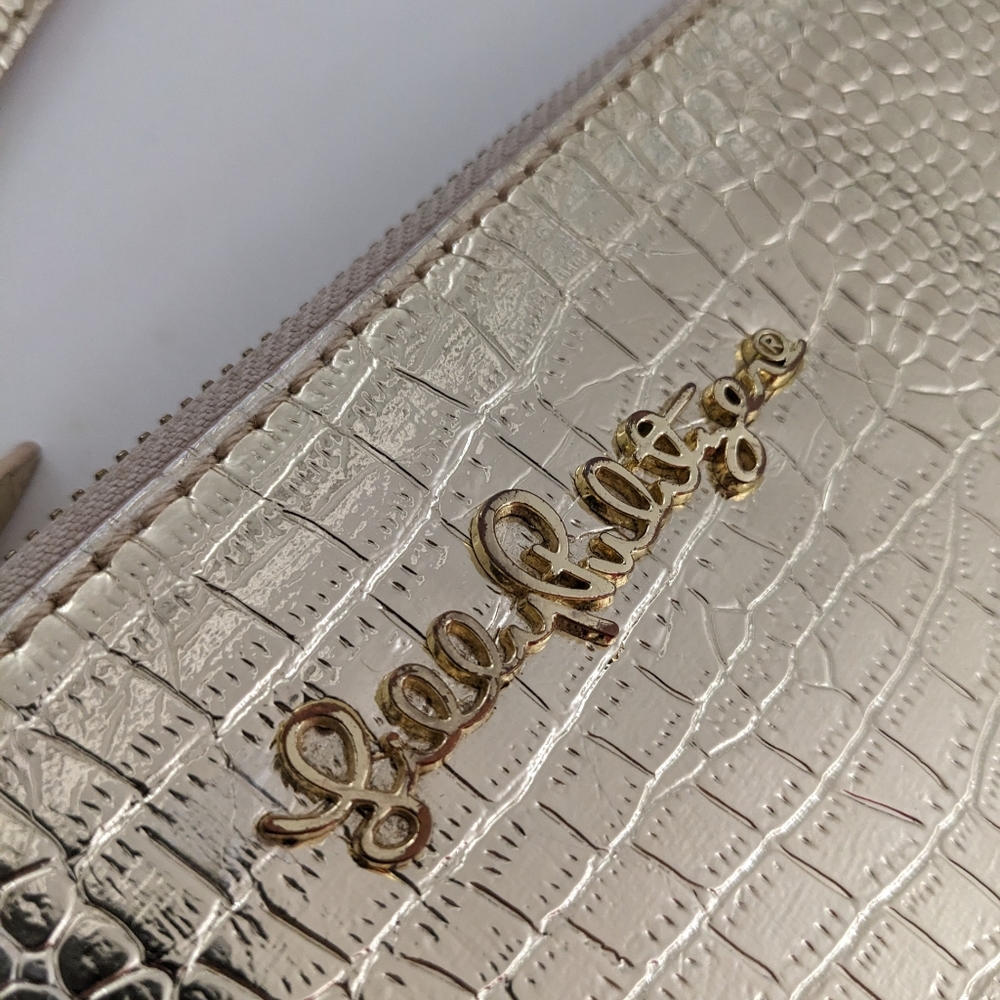 Lilly Pulitzer Gold Wristlet Wallet - BEAUTIFUL! - Picture 2 of 16